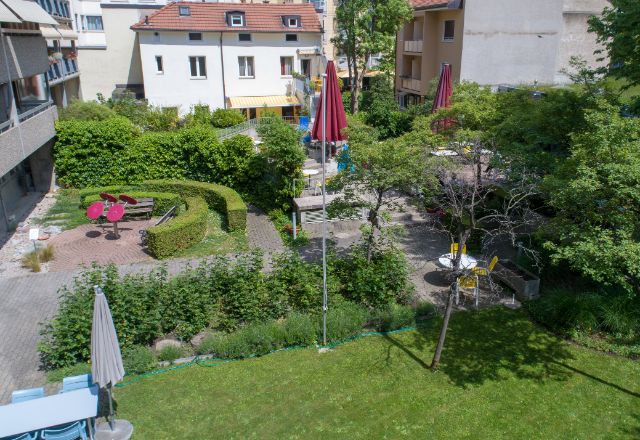 Garten weiter Blick Richtung Gustav Benz