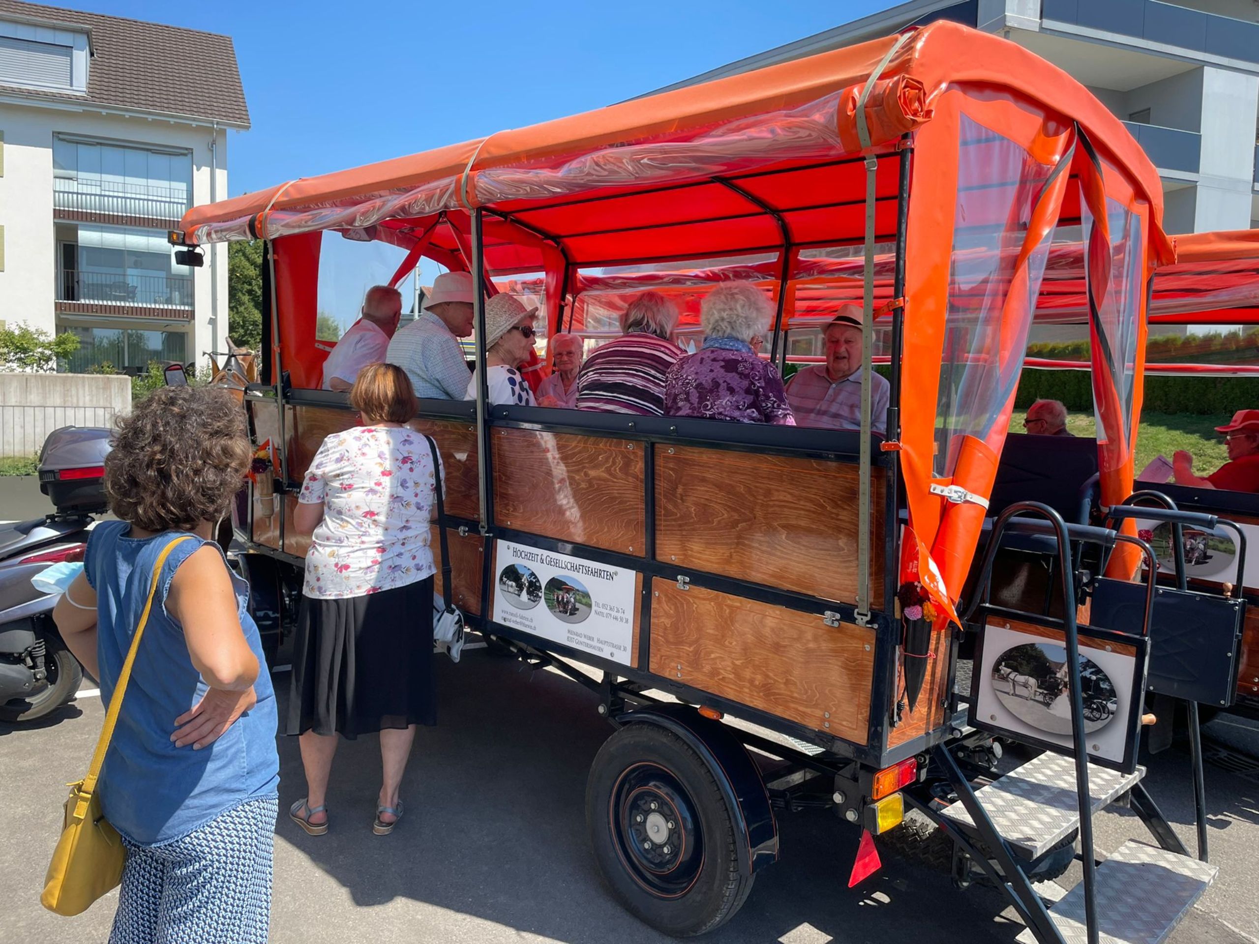 004dff58-09fa-4f64-ab93-b0175658e583